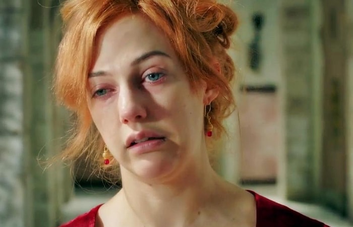 Tatile Gidemeyenlerin Hissettiği 11 Acınası Durum