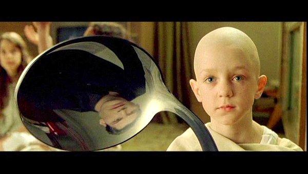 1. Matrix'deki Kaşıklı Çocuk (1999)