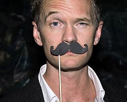 AHS'nin yapımcısı Neil Patrick Harris için yeşil ışık yaktı