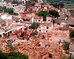 Çin'de Deprem: En Az 150 Ölü