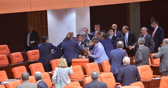 MHP ile AK Parti'li vekiller arasında kavga