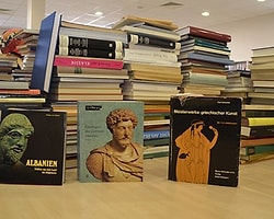 Himmelmann'ın Bağışladığı Arkeoloji Kütüphanesi