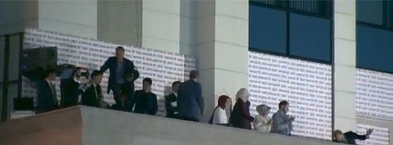 Bilal Erdoğan Balkonda Düştü!