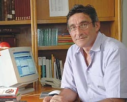 AKP'yi Doğru Yerden Eleştirmek | Ahmet İnsel | Radikal