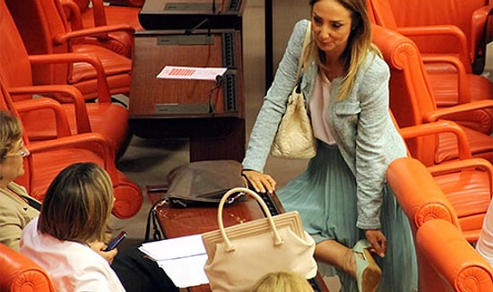 CHP'li Nazlıaka'nın Ayakkabı Çıkışına Sosyal Medyadan Destek