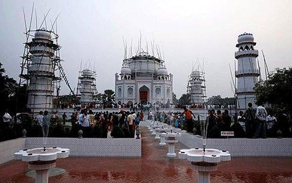 15. Taj Mahal Replica, Bangladeş