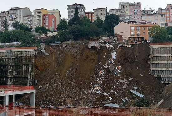 Üsküdar'da İstinat Duvarı Çöktü