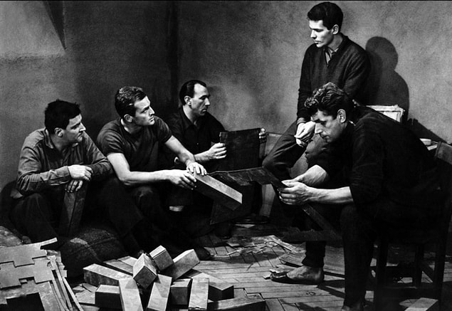 1. Le trou