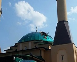 Donestk'teki İstanbul Ahat Camii'ne Havan Topu İsabet Etti