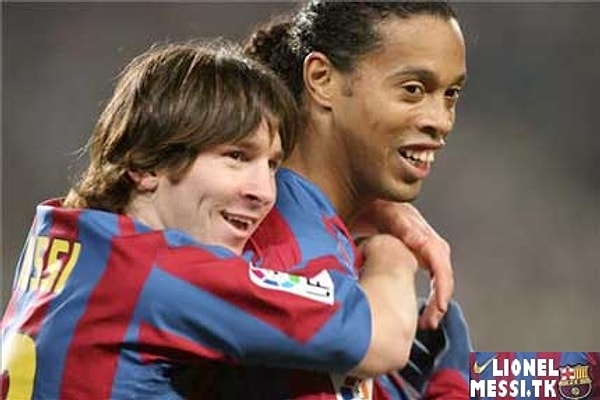 8. Messi'nin Ronaldinho'nun çırağı olduğu zamanlar :)