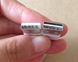 Apple'dan Çift Yönlü USB Kablo