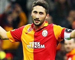 Sabri Soyunma Odasında Dedikodu Yapmış