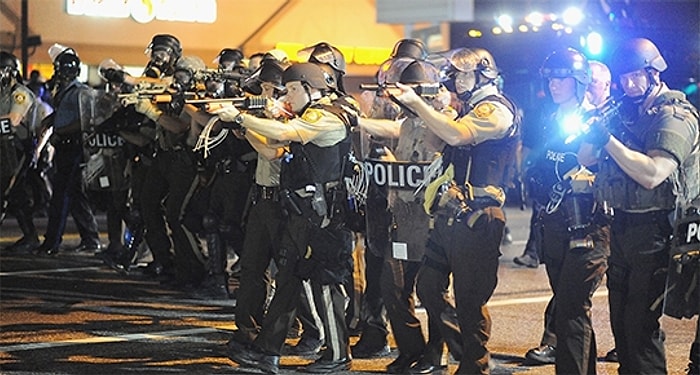 ABD'de Polis Bir Siyahiyi Daha Öldürdü