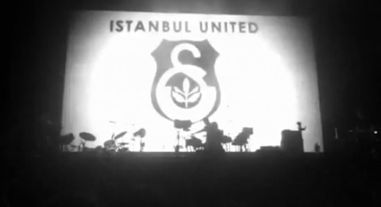 Portishead'den 'Gezi'ye ve 'İstanbul United'a Selam