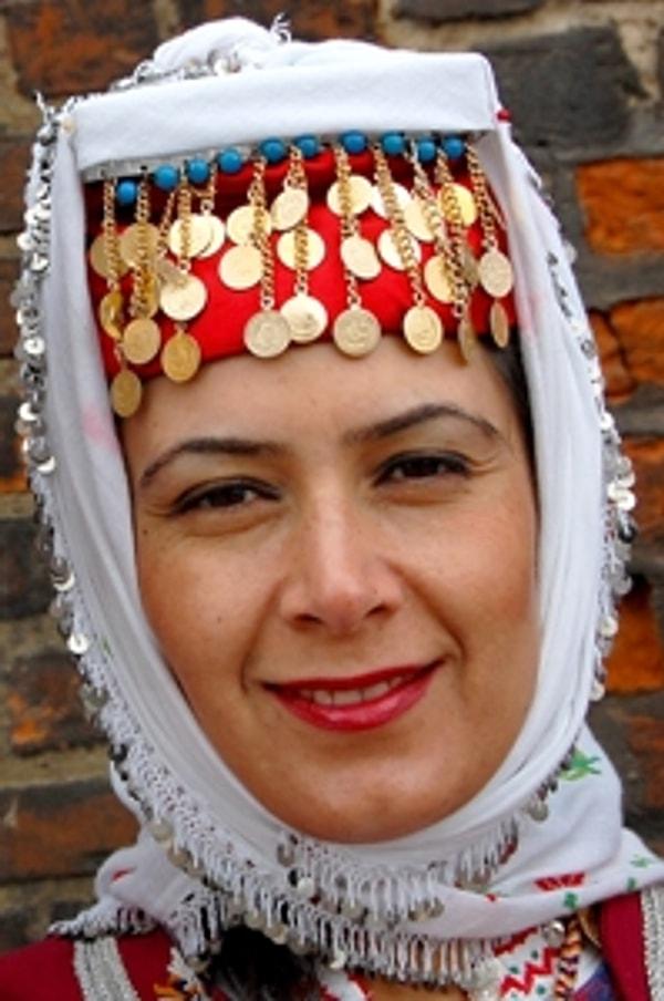 16. Bolu'da geleneksel başörtüsü