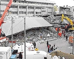 Eski Van Valisi: Bayram Otel Benden Bir Yaş Büyük, Suçsuzum!