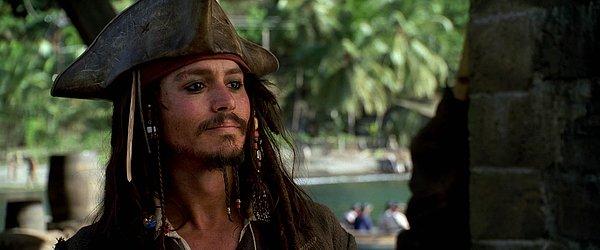 17. Mahkum: Siyah inci mi? Hakkında hikayeler duydum. Neredeyse on senedir gemilere ve şehirlere saldırırmış, geride hiç bir zaman canlı bırakmazmış.  Jack: Canlı bırakmaz mıymış? O zaman o hikayeler nereden geliyor, merak ettim? (Pirates of the Caribbean: The Curse of the Black Pearl)