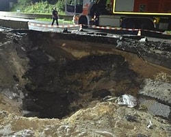 Otobanın Ortasında Bomba Patlattılar