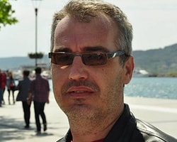 Telefonda Konuşan Gazeteciye 'Devlet Büyüklerine Hakaret'ten Gözaltı
