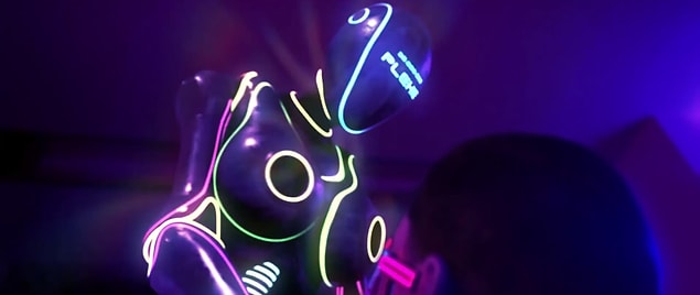 İlişkilerin bile robotik olduğu bir dünyada,