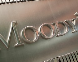 Moody's Bank Asya'nın Notunu Düşürdü