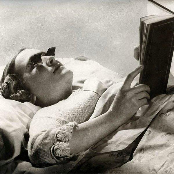 Yatarak Okuma Gözlüğü (İngiltere 1936)