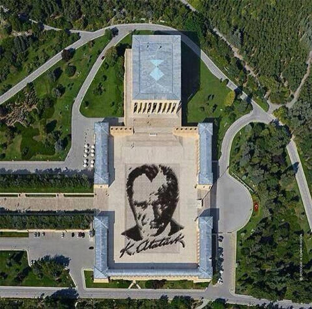 Anıtkabir'de Dev Atatürk Portresi Oluşturuldu
