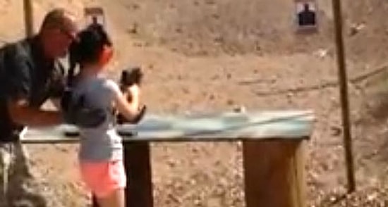 ABD'de 9 Yaşındaki Çocuk Yanlışlıkla 'Silah Eğitmenini' Öldürdü