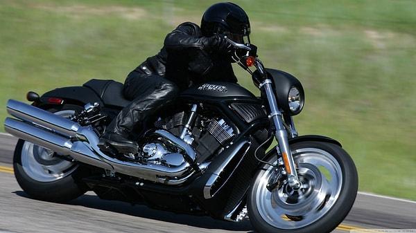 18. Harley Davidson VRSCA V Rod