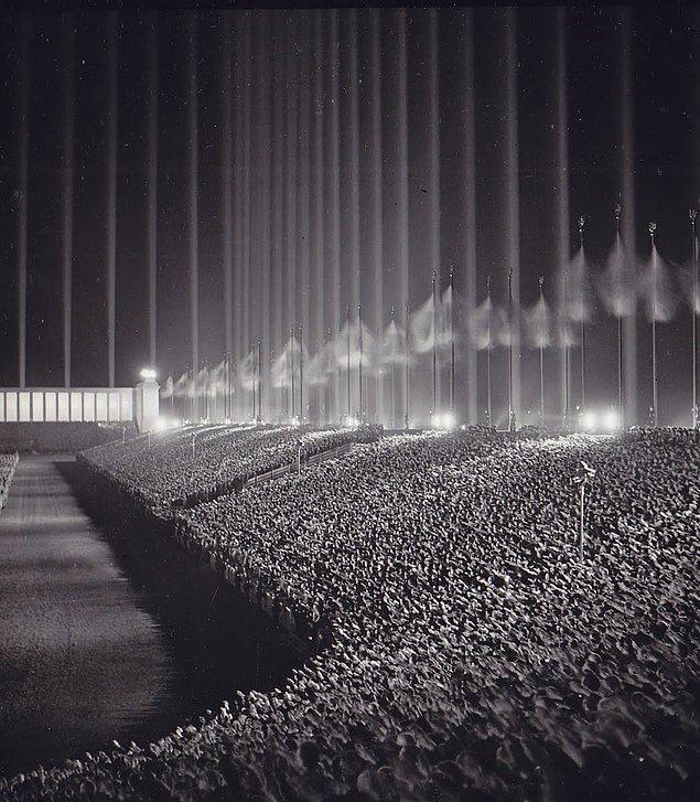16. Nazilerin bir geçit töreninden, 1937