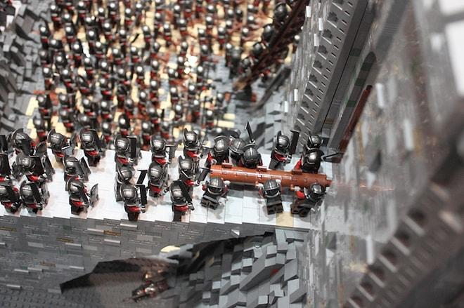 Legolarla Canlandırılmış Yüzüklerin Efendisi - Miğfer Dibi Savaşı'ndan 8 Kare