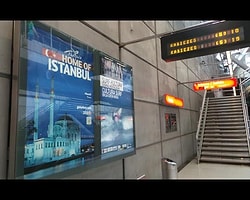 Türkiye Afişlerde Finlandiya Tribünlerde
