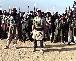Irak Savaş Uçakları Tikrit ve Beyci'yi Vurdu: 34 IŞİD Militanı Öldürüldü