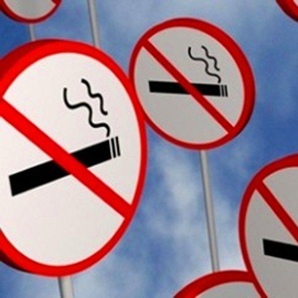 Sigara içmek yasak olduğu için bir mekanda uyarılabilir hatta kovulabilirsiniz bile.