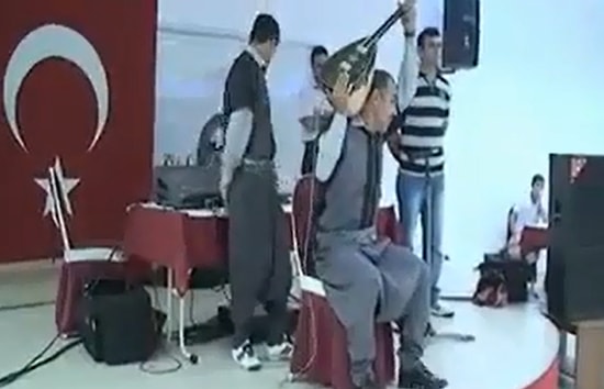 "Marty McFly Ölmedi İçimizde Yaşıyor" Dedirten Düğün Sanatçısı