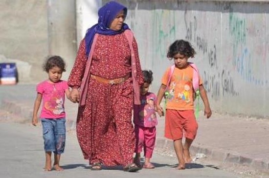 Okula Çıplak Ayakla Gitti