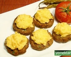 Patates Püreli Fırın Köftesi Tarifi