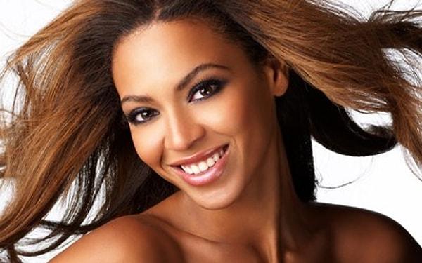 2. Hayranlarının diğer şarkıcıları kasten(bir kısmını) söz yazamıyor, beste yapamıyor gibi nedenlerle aşağılamasına karşın Beyoncé'nin de bu konuda başarılı olmadığı gerçeği