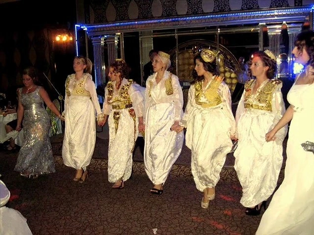 Bir Yugoslavya göçmeni ailenin kızıysanız, bu şalvarı giymeden asla evlenemezsiniz. Nuse/nevesta olmak kolay değildir.