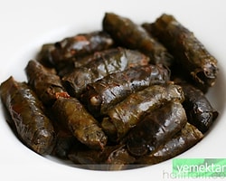 Etli Yaprak Sarması Tarifi