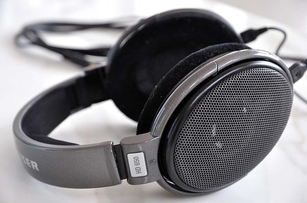 2. Sennheiser HD 650