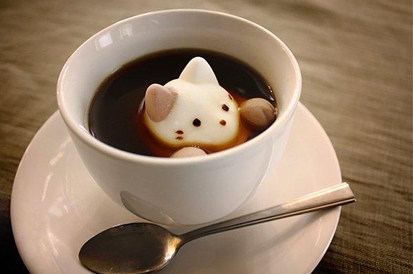 4. Kahve içinde kedili marshmallow