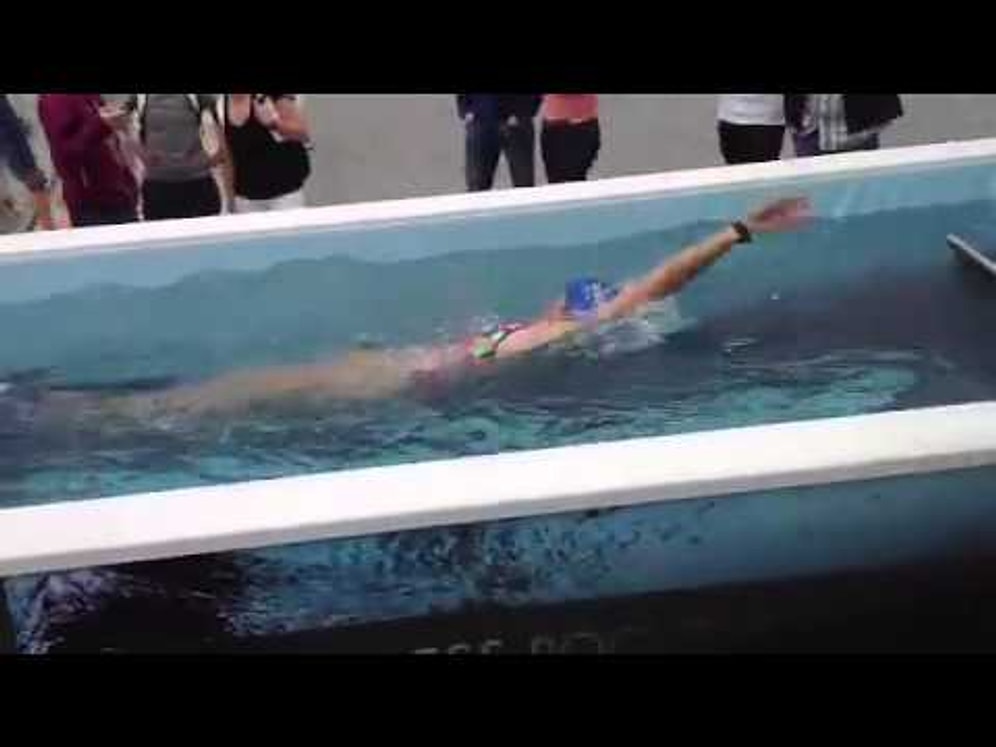 Koşu Bandı Misali Yüzme Makinesi