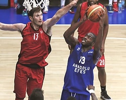Anadolu Efes Acıbadem Turnuvası’nda Şampiyon Oldu