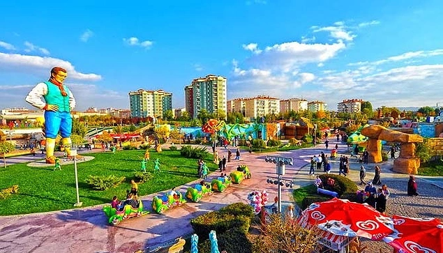 Gezmelik bir park: Harikalar Diyarı.