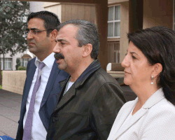 Sırrı Süreyya Önder: 'Süreç Zorlayıcı Aşamada'