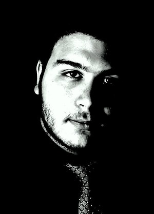 Özkan Öçalan Yazar Profil Resmi