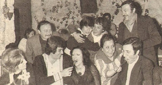 13. Kemal ve Gül Sunal çifti evlilik yıl dönümlerini kutluyor.