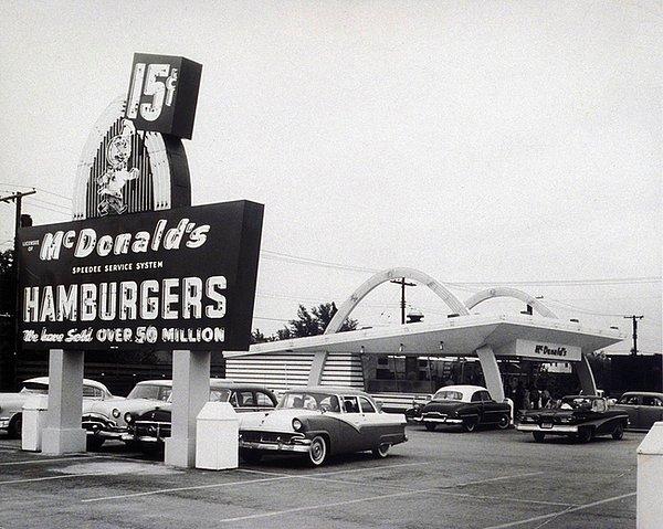 3. Tarihteki ilk McDonalds, San Bernardino (1948)