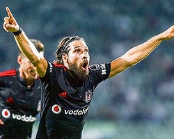 Enerjimi Annemin Ispanaklı Böreğinden Alıyorum